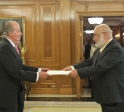 Su Majestad el Rey recibe las Cartas Credenciales del embajador de la Antigua República Yugoslava de Macedonia, Slobodan Chashulev